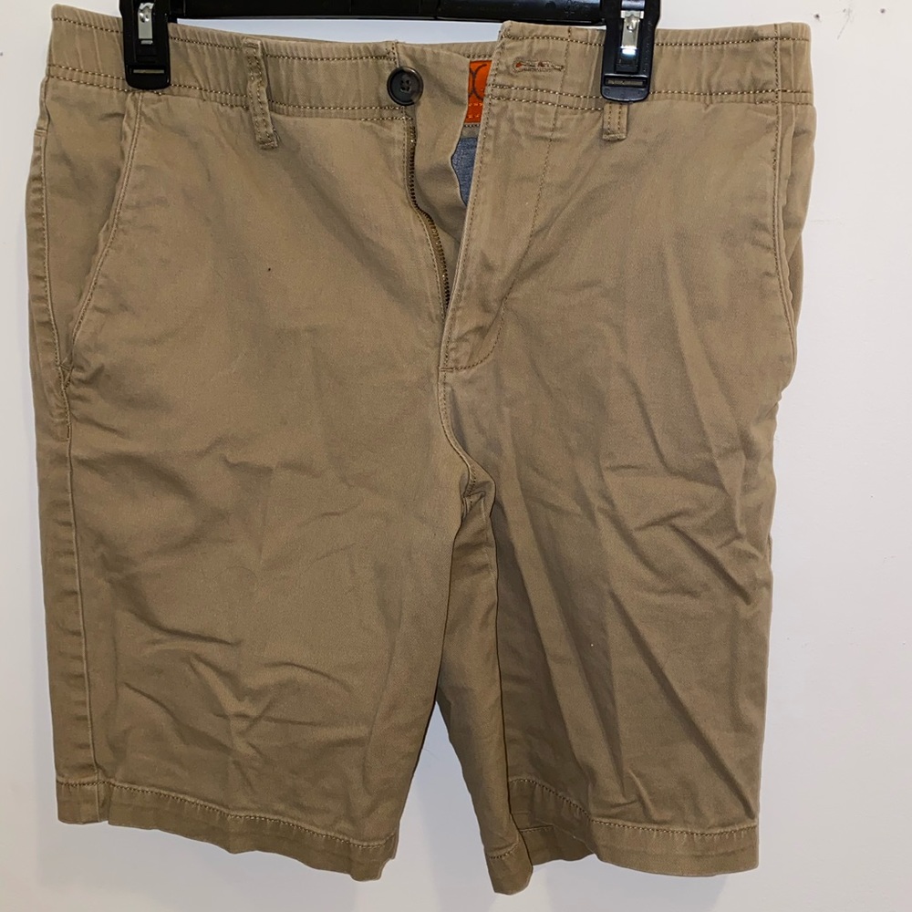 Urban Pipeline Max Flex khaki shorts